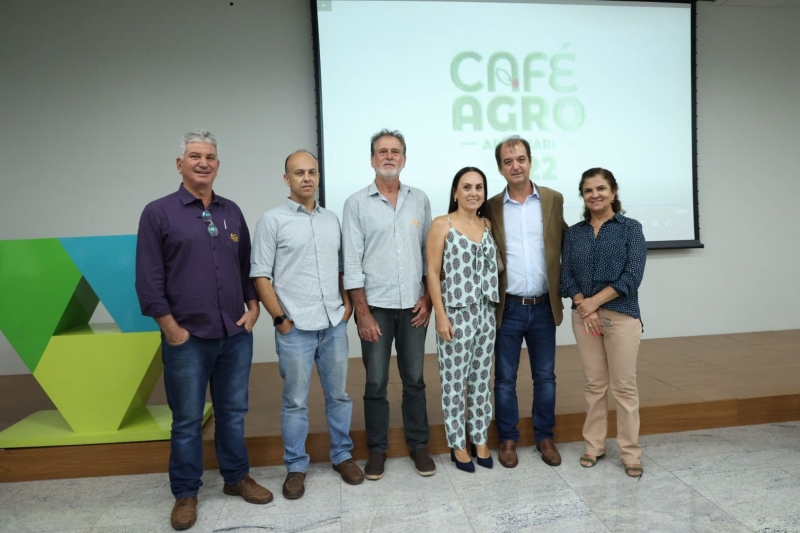 Foi realizado na manhã desta sexta-feira (18), o lançamento da Café Agro 2022, que será realizada de 5 a 10 de abril, no Parque de Exposições Rondon Pacheco. O evento aconteceu no auditório do Sicoob Aracoop.