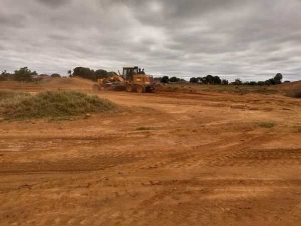 Secretaria de Obras atua na Zona Rural e na preparação da pista de motocross no bairro São Sebastião