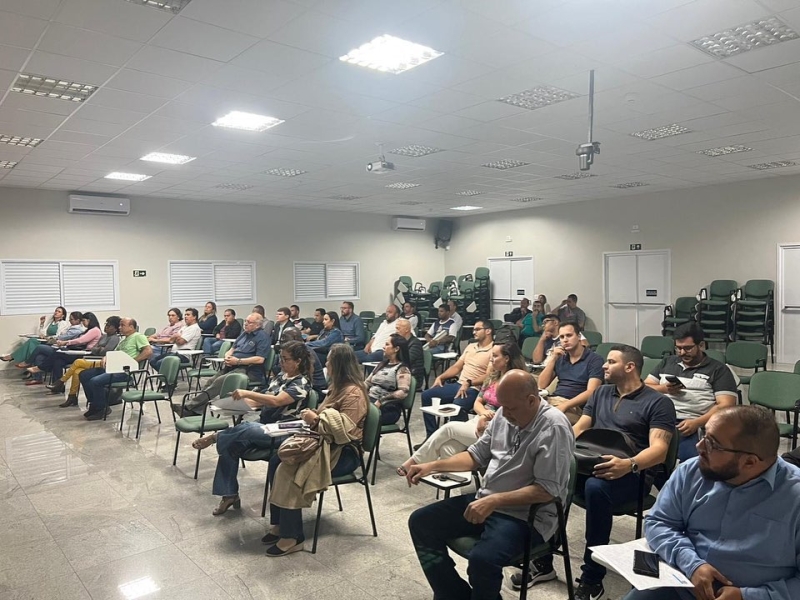 Prefeito de Araguari promove reunião com equipe de governo