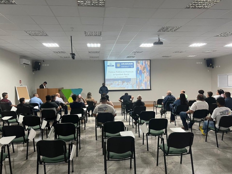 Prefeito de Araguari promove reunião com equipe de governo
