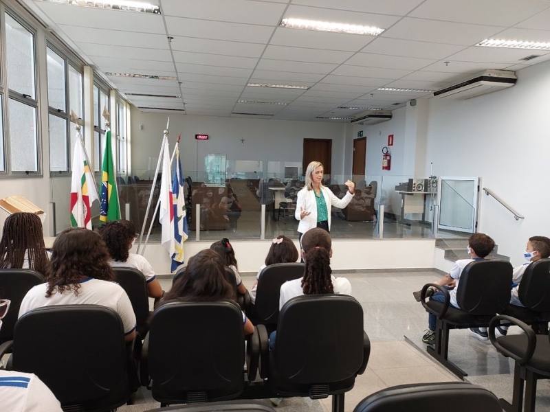 A prefeitura de Araguari, através da secretaria Municipal de Educação, promoveu mais uma visita ao Fórum Dr. Oswaldo Pieruccetti.