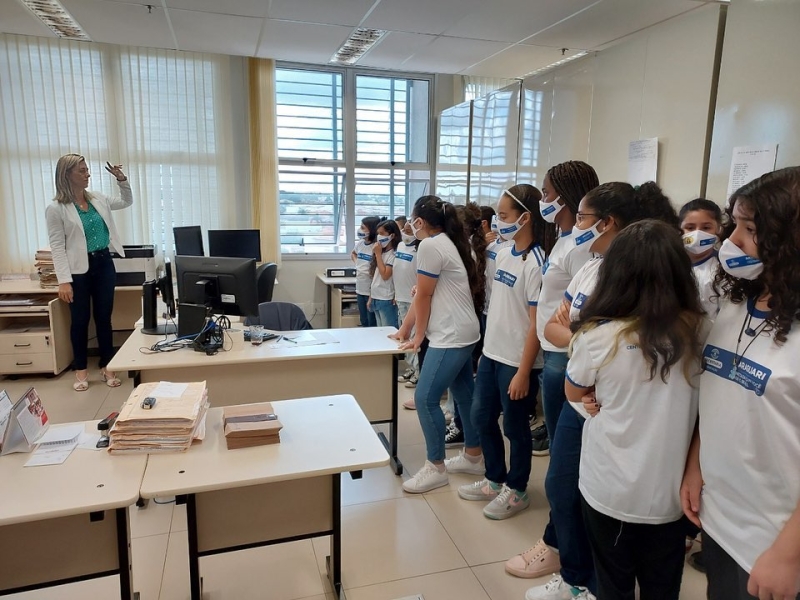 A prefeitura de Araguari, através da secretaria Municipal de Educação, promoveu mais uma visita ao Fórum Dr. Oswaldo Pieruccetti.