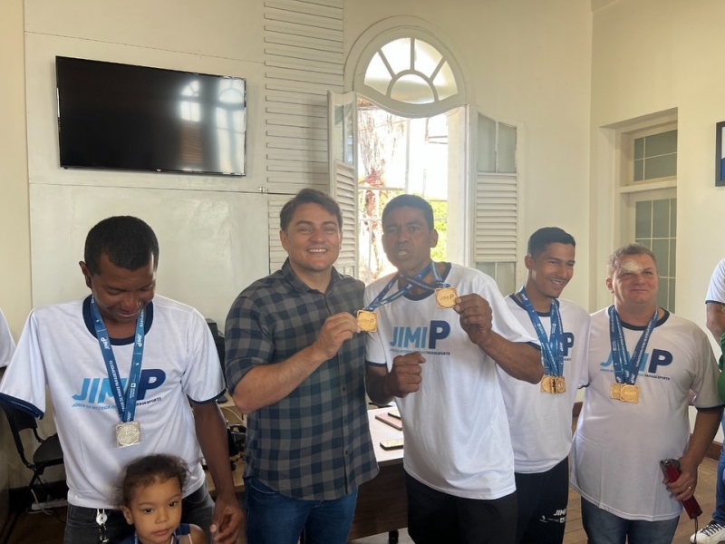 A prefeitura de Araguari, através da gestão Renato Carvalho e Maria Cecília, sempre manteve o compromisso com a inclusão em todos os sentidos, partindo inicialmente pela acessibilidade, em espaços e estruturas arquitetônicas e em projetos nas áreas de esporte, saúde, recreação e assistência social.