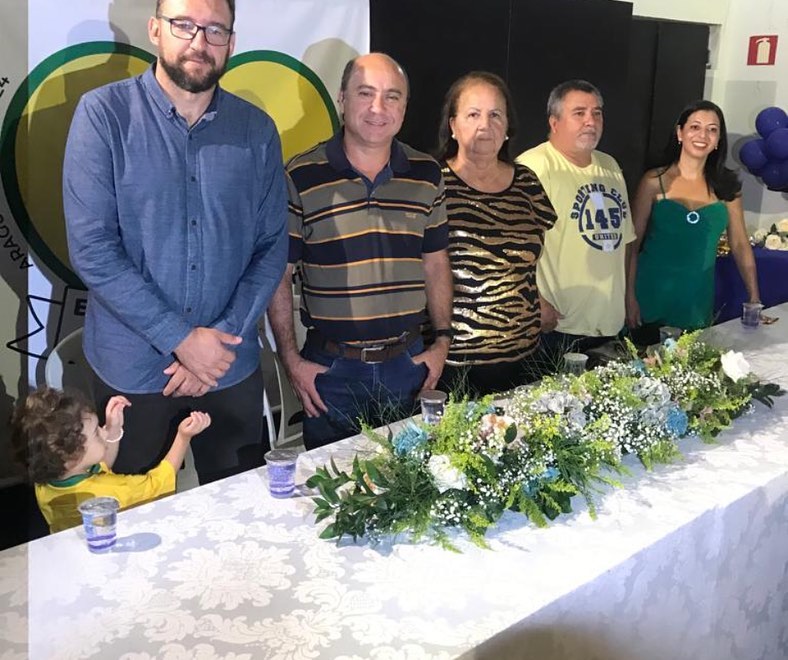 A Prefeitura de Araguari, através da secretaria de Educação, realizou na noite de segunda-feira (28), a solenidade de Formatura de oito turmas de Pré Escolar do CMEI Padre Nilo II, que está sob direção de Landijane Alves Ribeiro.
