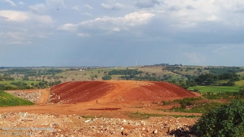 Obras da nova célula do Aterro Sanitário de Araguari continuam a todo vapor