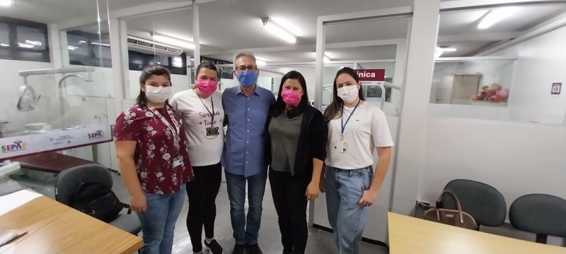 Na última semana, profissionais que prestam serviços odontológicos nas Unidades de Saúde do Município - ASB/PSB, iniciaram uma capacitação em centro cirúrgico, na Universidade Federal de Uberlândia, no setor de pacientes especiais (SEPAE).