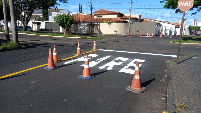 Settrans realiza manutenção diária da sinalização nas ruas e avenidas de Araguari