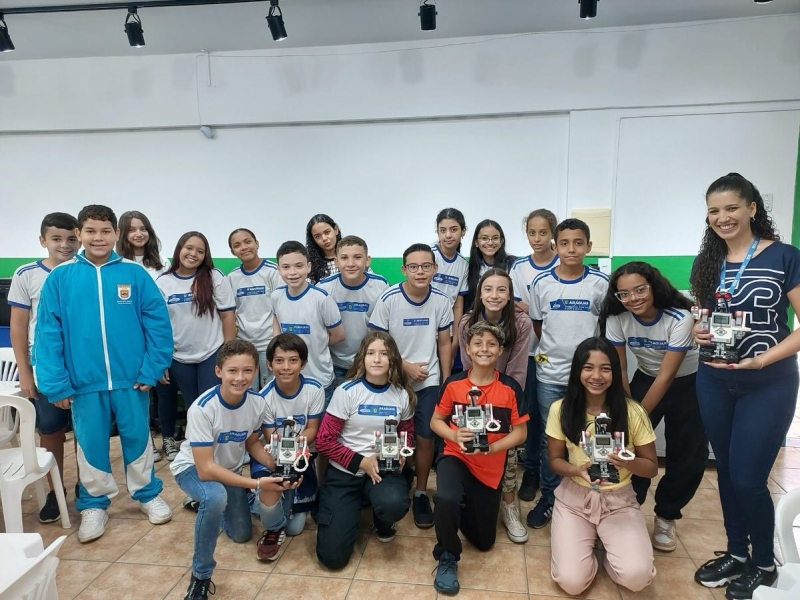 A prefeitura de Araguari, na gestão Renato Carvalho e Maria Cecília continua impulsionando a educação através da tecnologia. E realiza através da secretaria de Educação, em parceria com o SESI, aulas demonstrativas, de robótica educacional, nas escolas municipais: CEM Mário da Silva Pereira e CEM Papa João XXIII, turmas do 5º ao 9º ano.