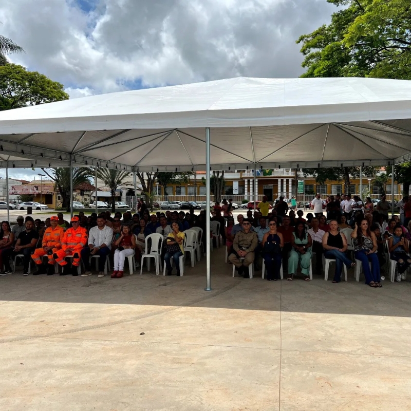 Na manhã desta sexta-feira, 22, a prefeitura de Araguari realizou a solenidade de inauguração das obras de revitalização da Praça Getúlio Vargas, região central da cidade.