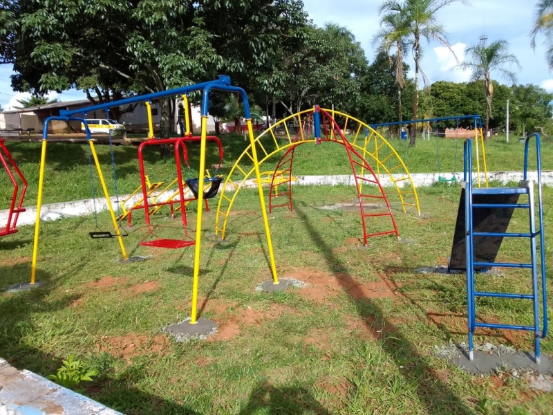 Novo parque infantil foi implantado no Distrito de Piracaíba 