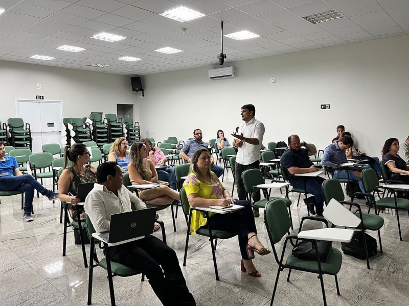 Prefeito Renato Carvalho se reúne com equipe de governo nesta terça-feira