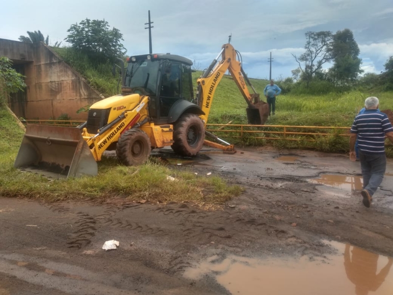 Secretaria de Obras trabalha em pontos castigados pela chuva na zona rural