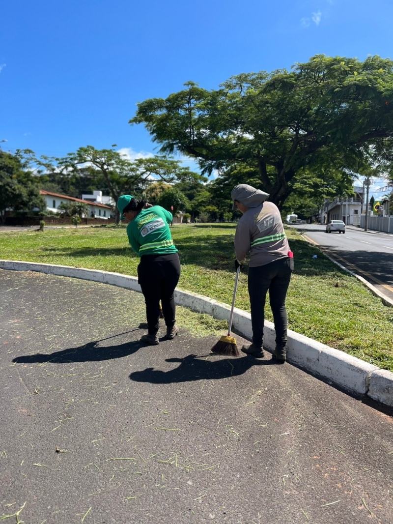 Serviços de limpeza são destaques em vários setores e distritos da município