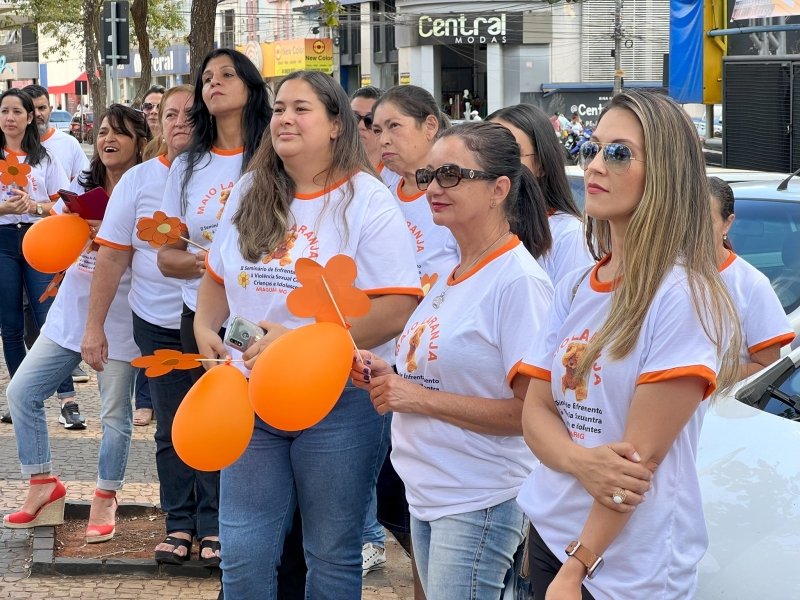 A prefeitura de Araguari, através da Secretaria do Trabalho e Ação Social, realizou na tarde desta sexta-feira (20) a passeata de conscientização da campanha “Maio Laranja”, de Combate ao Abuso e à Exploração Sexual de Crianças e Adolescentes.