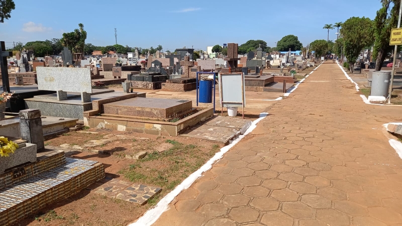 A prefeitura de Araguari, através da secretaria de Obras informa que todos os cemitérios do município estão prontos para receber a visitação, que sempre ocorre no segundo final de semana do mês de maio que marca o Dia das Mães.
