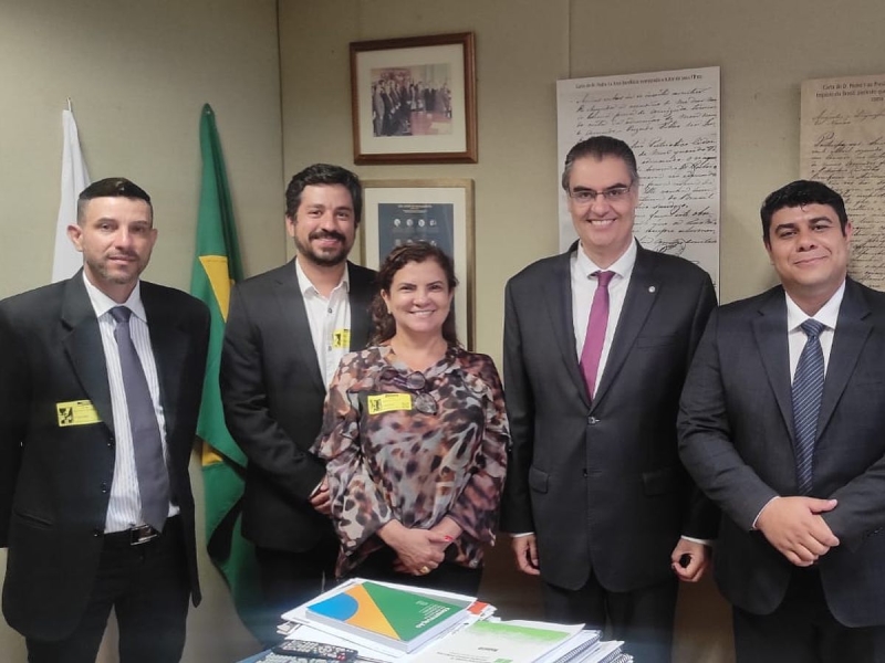 Vice-prefeita e comitiva da FAEC se reúnem com Federação de Artesanato e vice-presidente da República