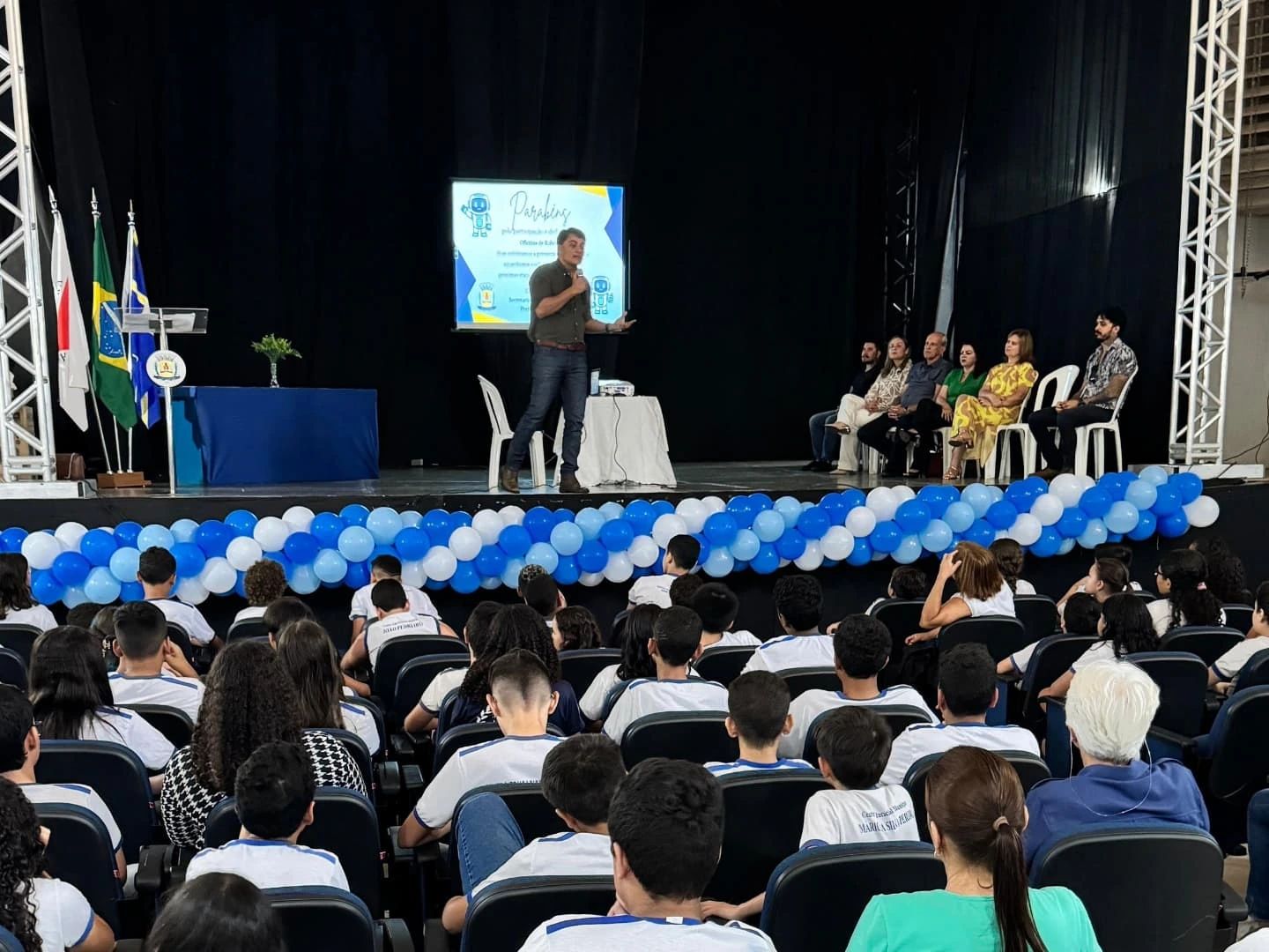 A prefeitura de Araguari, através da secretaria de Serviços Urbanos informa sobre os serviços que estão empenhados para serem realizados nesta semana, a partir desta segunda-feira, dia 24 até a sexta-feira, 28.