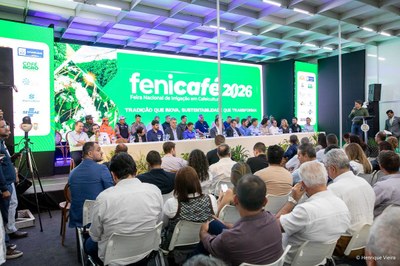 Fenicafé 2026 é aberta em Araguari e reforça protagonismo do agro brasileiro